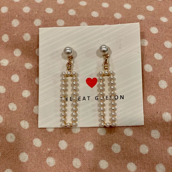 Faux pearl rectangular earrings - Picture 1 of 2